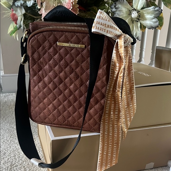 Steve Madden Brown Quilted Crossbody Bag with Adjustable Strap NWOT9x9 - Picture 1 of 8